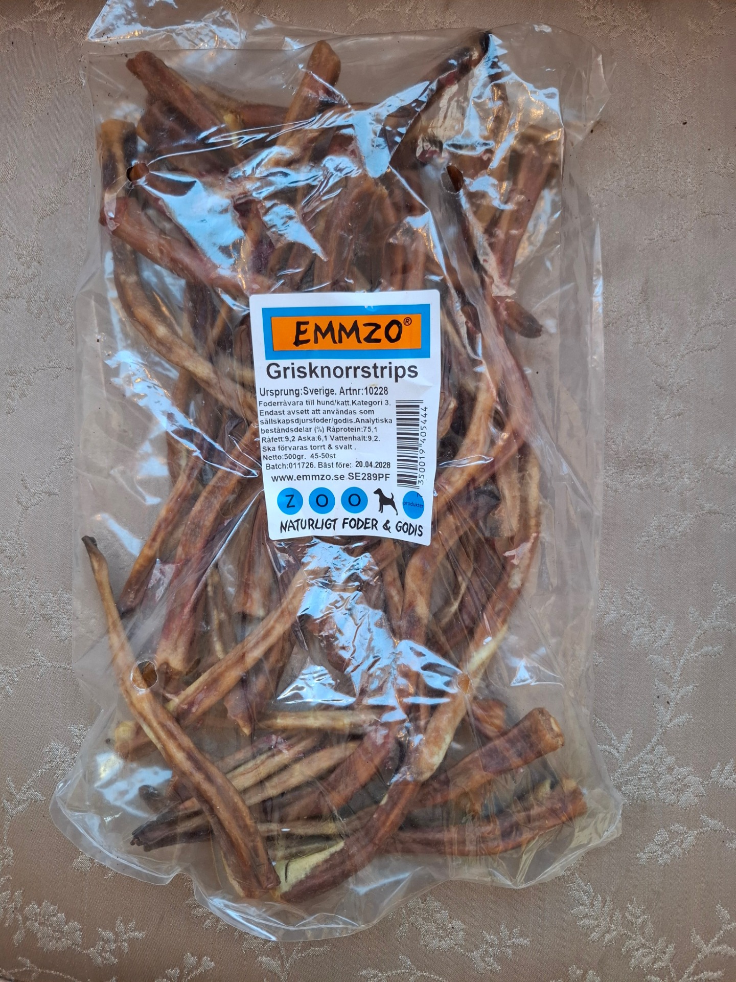 Emmzo Svenska Grisknorrstrips Storpack – Naturligt hundtugg av 100 % svensk grisknorr